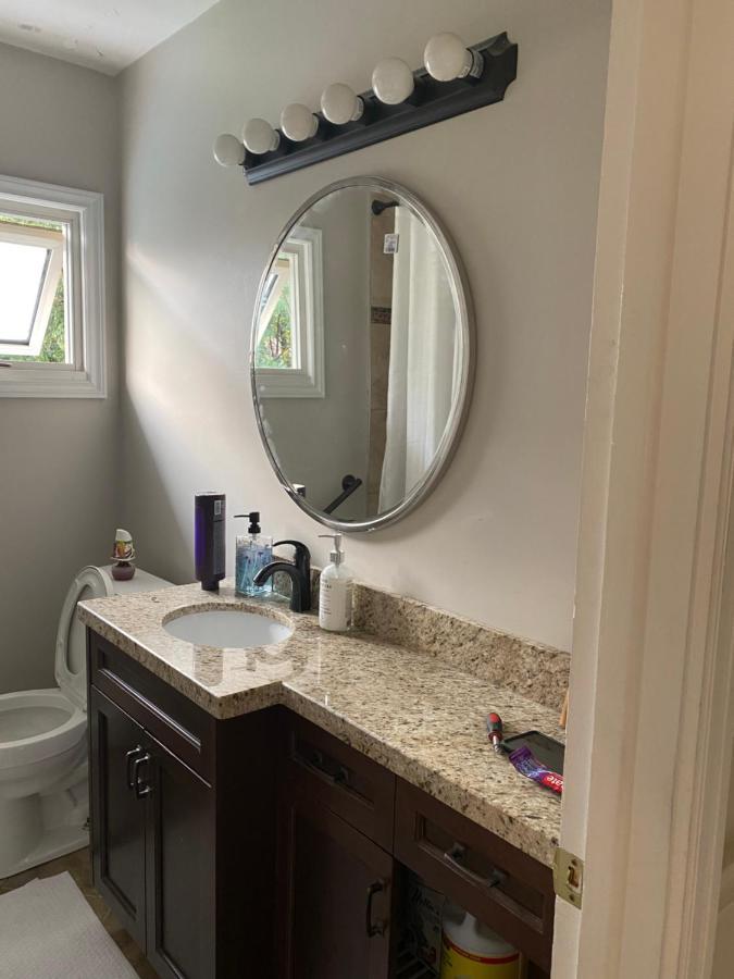 Clearbrooke Gem- Bright Private Bedroom Close To Yyz Toronto Exteriér fotografie